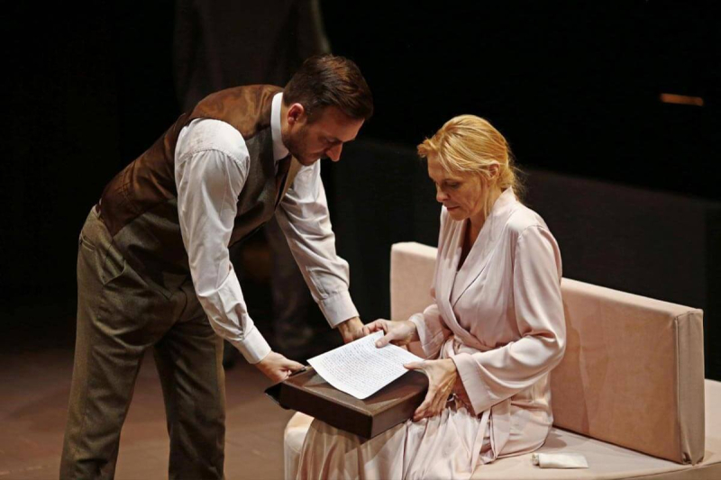 ЈОАКИМОВИ ДАНИ Позоришна ревија у част домаћег писца ЛУТКА СА КРЕВЕТА БРОЈ 21 